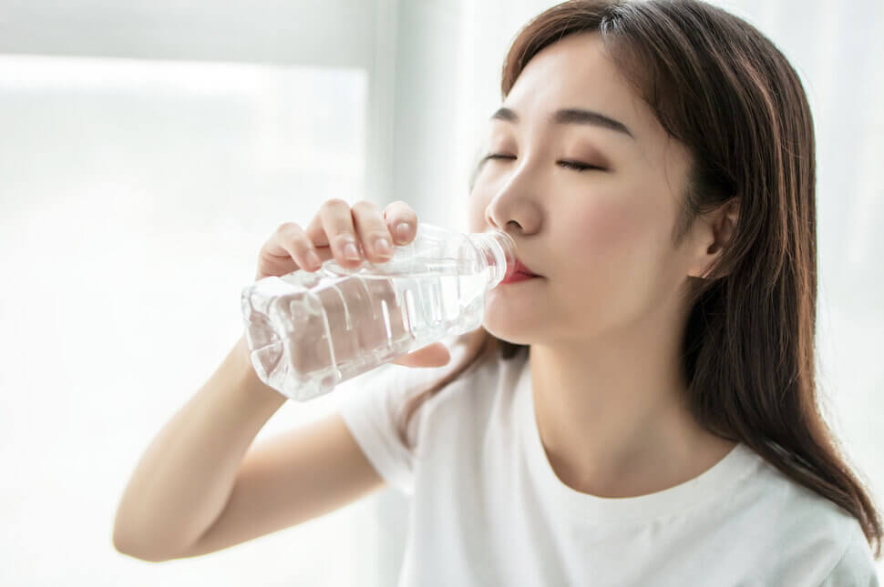 Bantu Redakan Sakit Maag Dengan Konsumsi Air Hangat