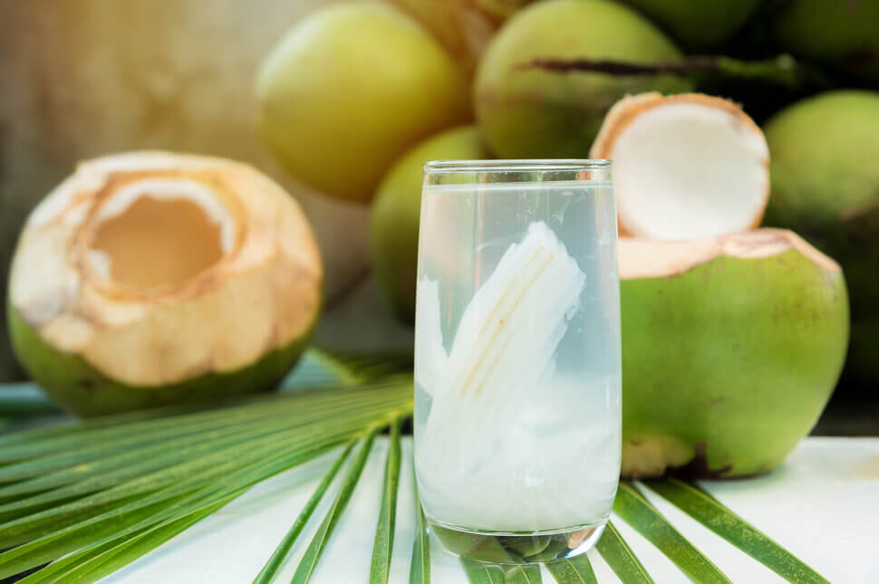 Manfaat Air Kelapa Muda Untuk Lambung