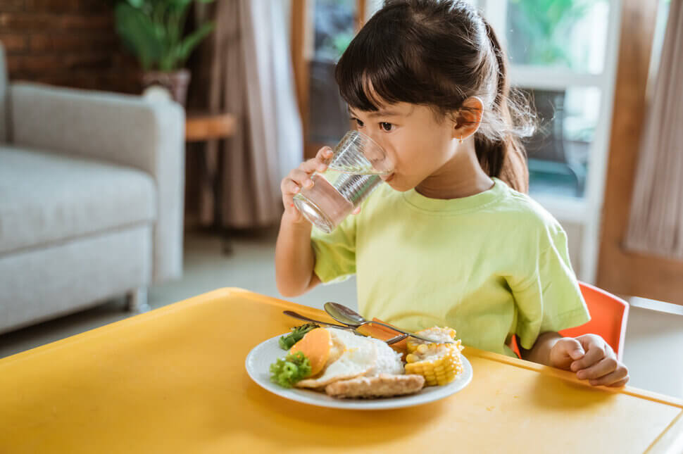 Ini Makanan Terbaik Untuk Anak yang Alami Masalah Asam Lambung